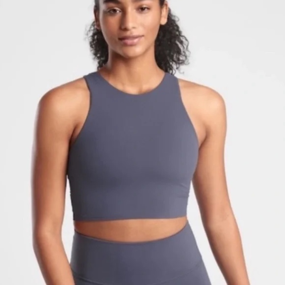 Athleta Conscious Crop medieval violet size small cup size A-C